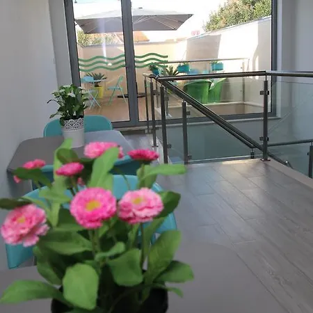 Casa Do Cais 4*